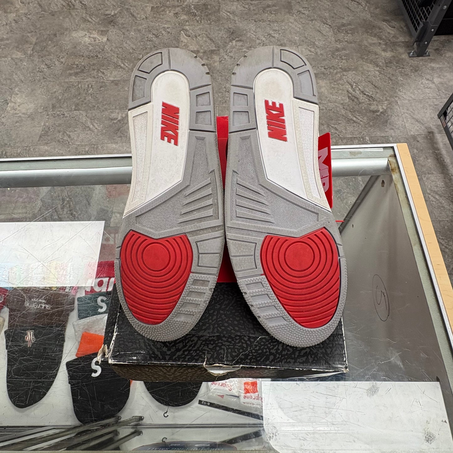 Jordan 3 Retro SE Unite