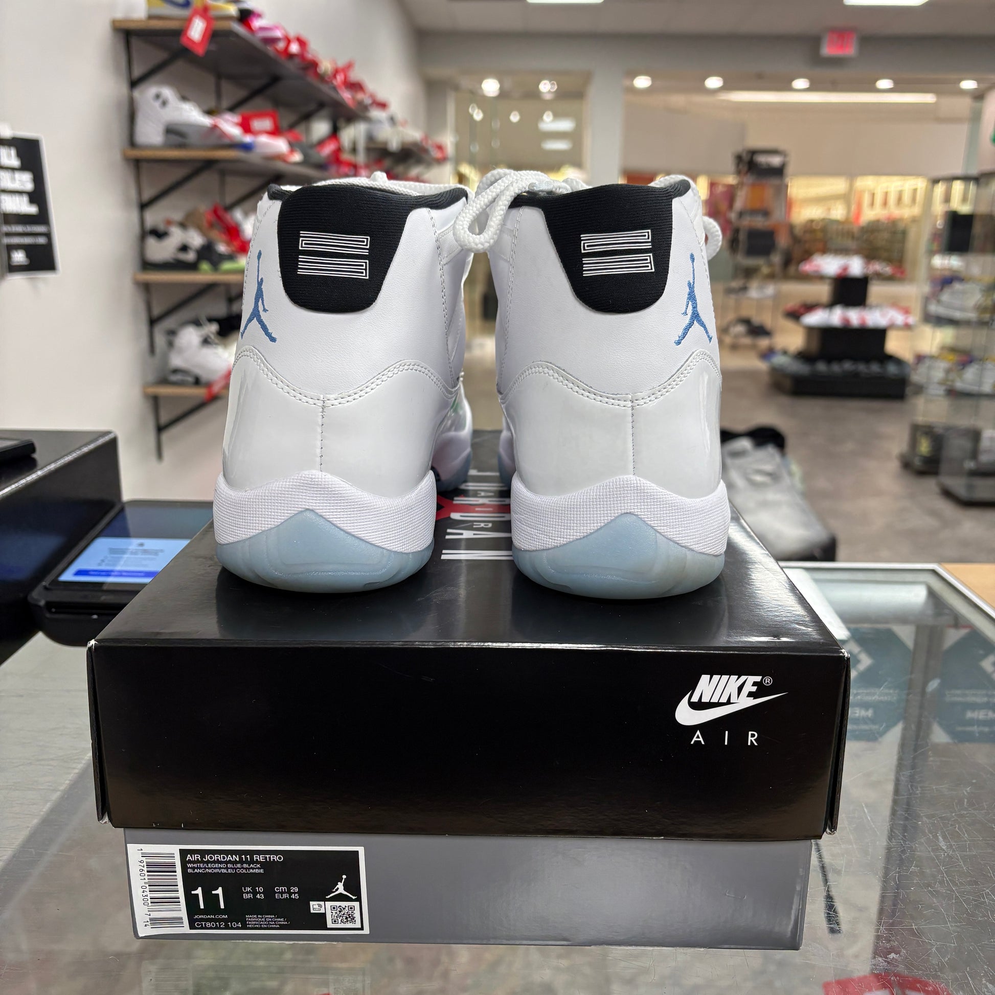 Jordan 11 Retro Legend Blue (2024)