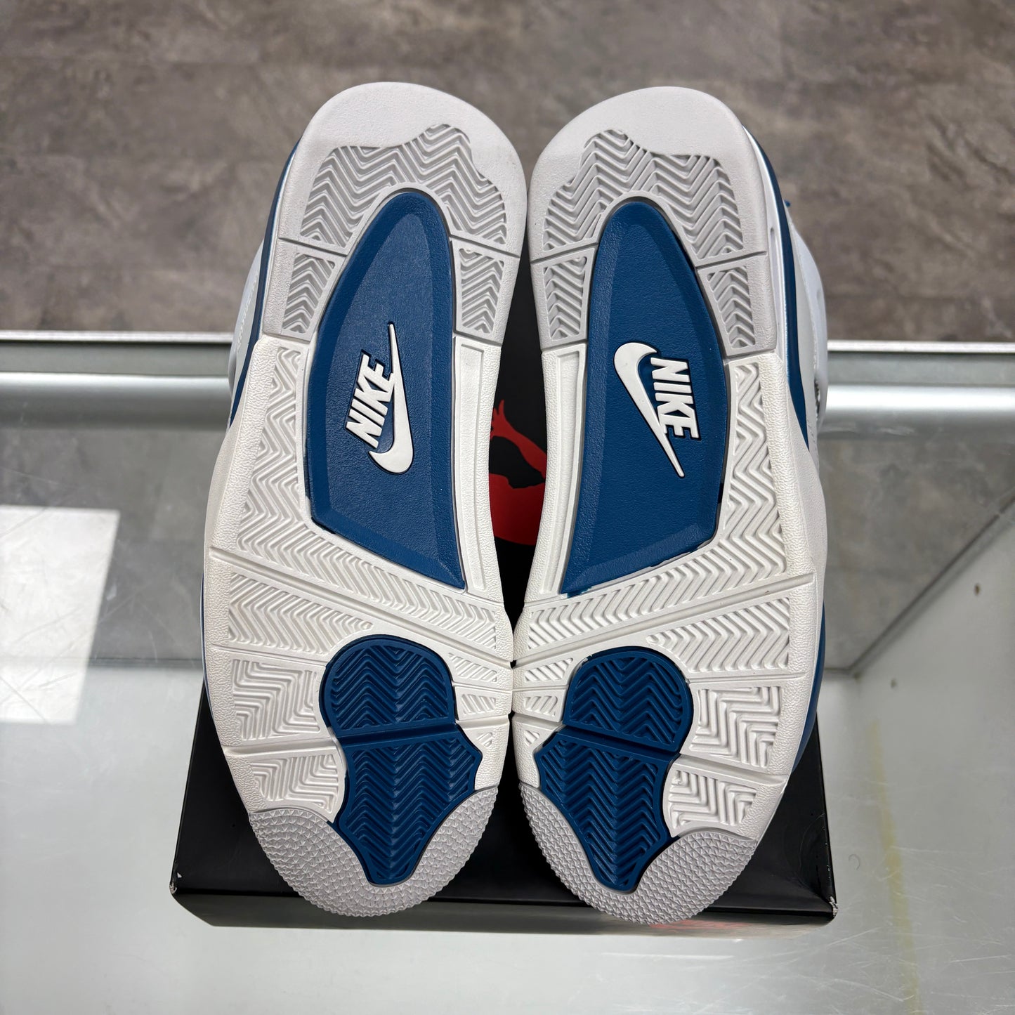 Jordan 4 Retro Military Blue (2024)