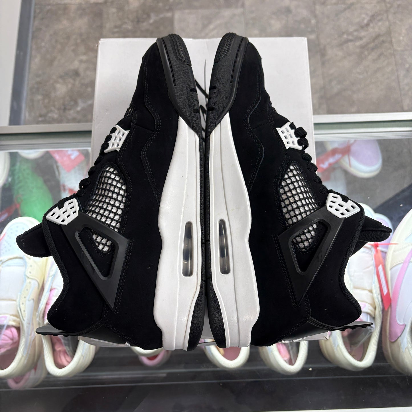 Jordan 4 Retro White Thunder
