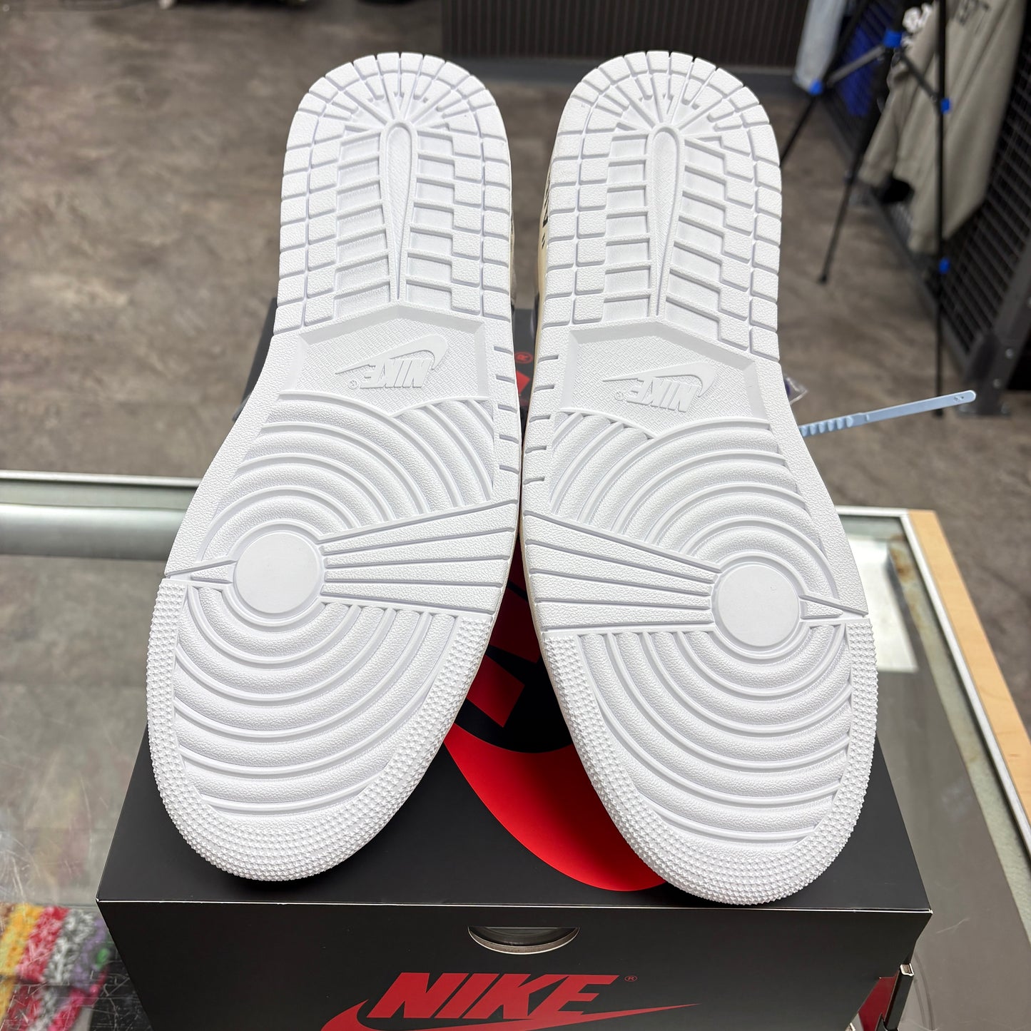 Jordan 1 Retro High Virgil Abloh Archive Alaska