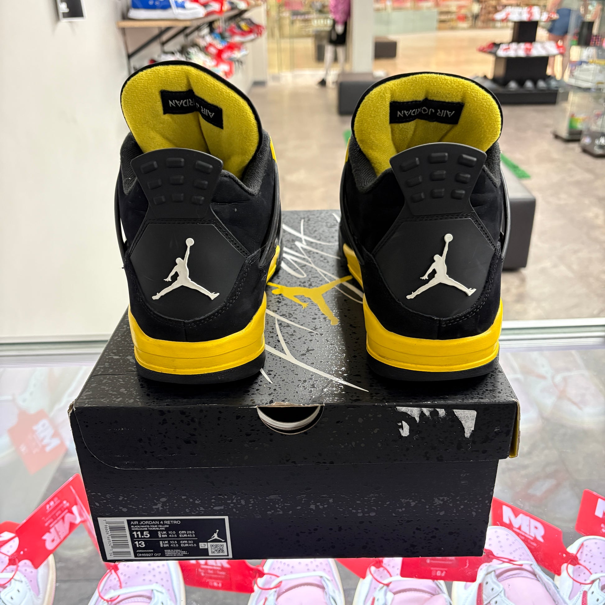 Jordan 4 Retro Thunder (2023)