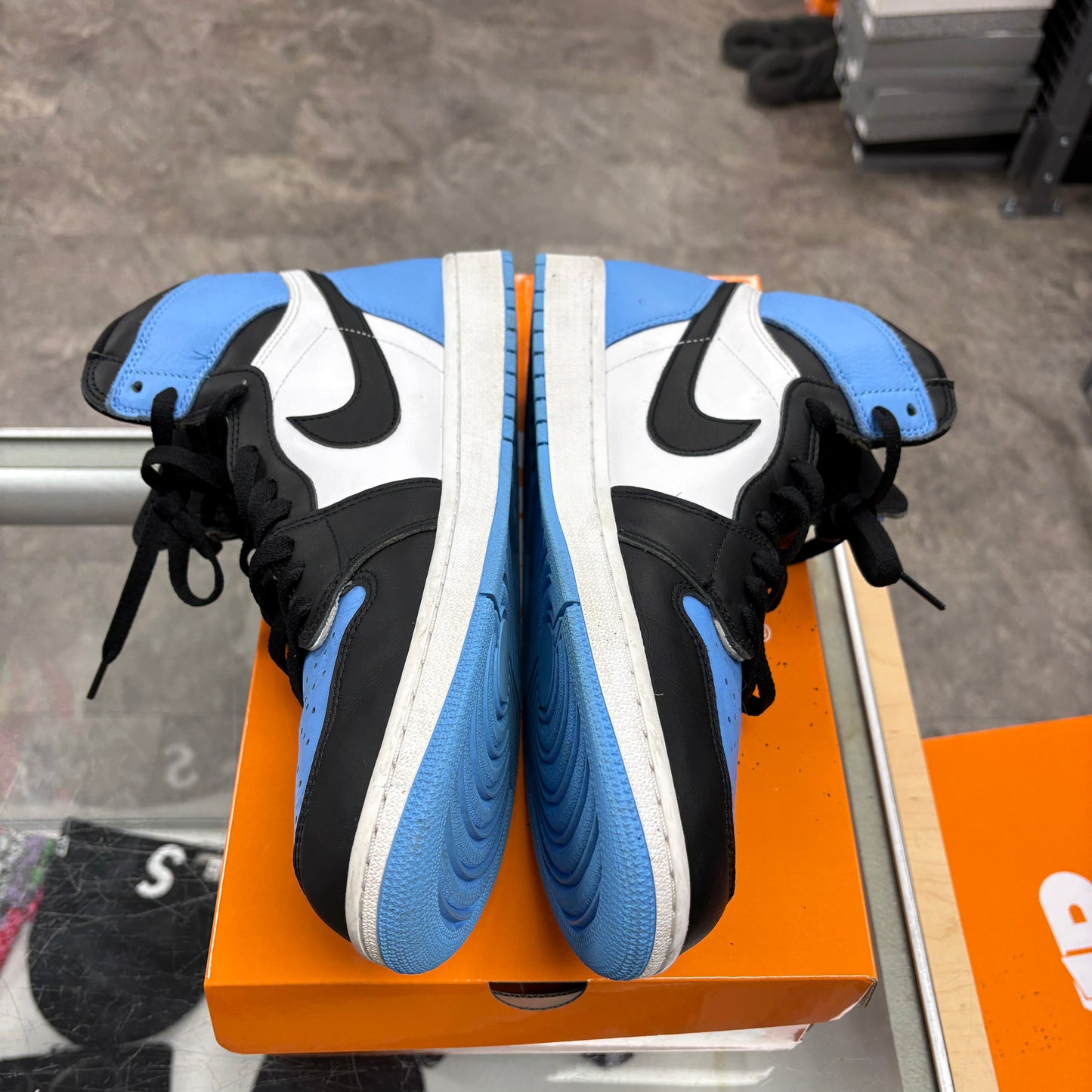 Jordan 1 Retro High OG UNC Toe