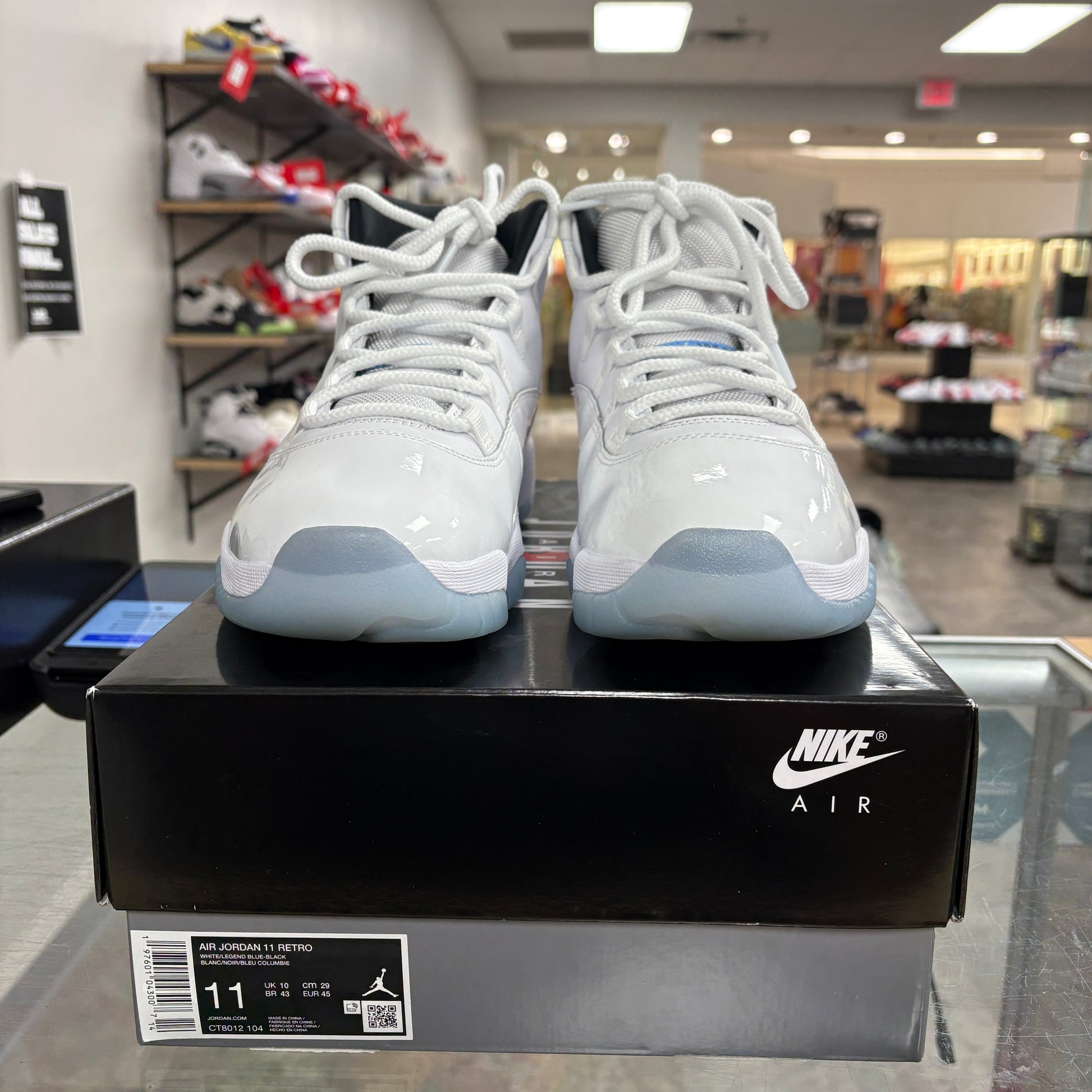 Jordan 11 Retro Legend Blue (2024)