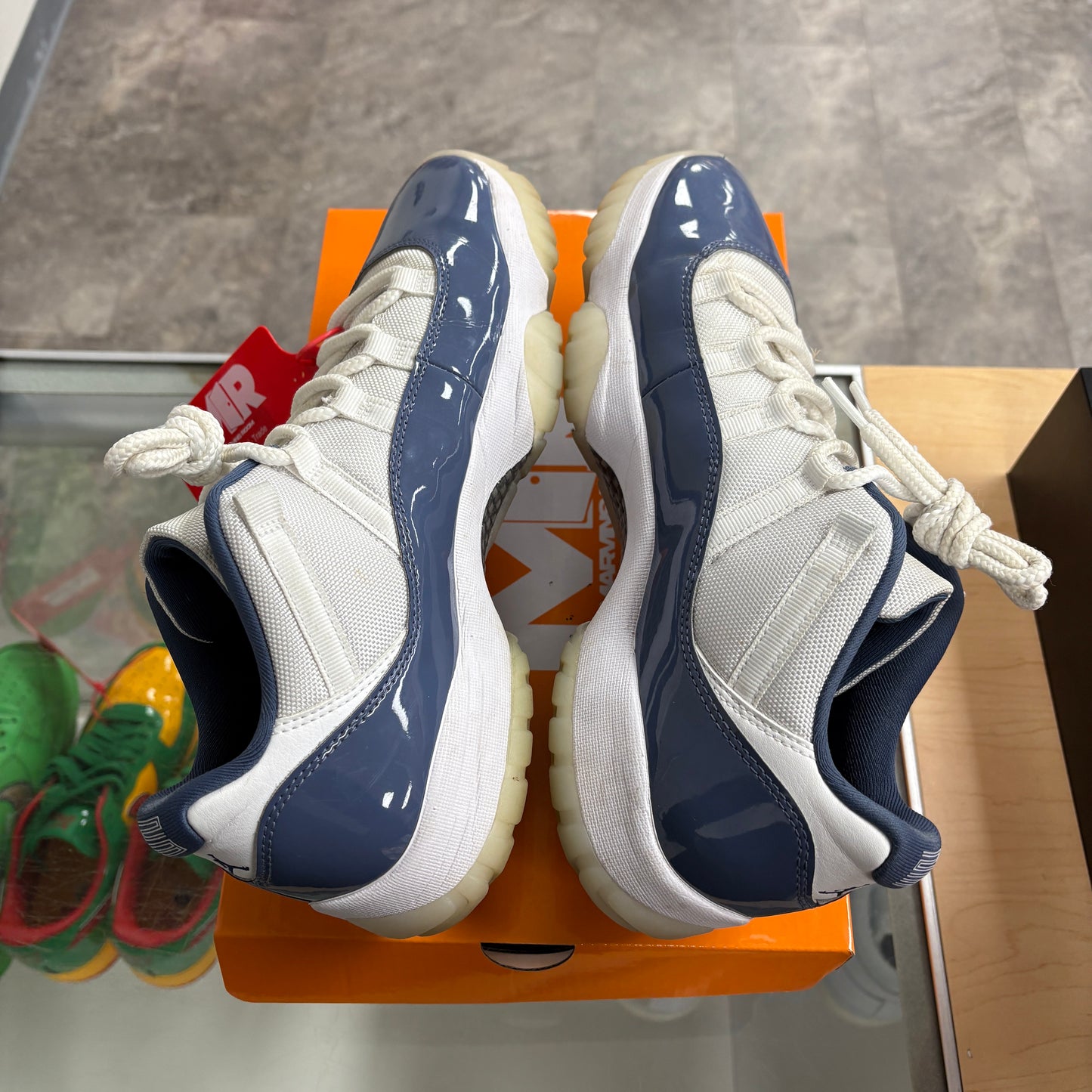 Jordan 11 Retro Low Diffused Blue