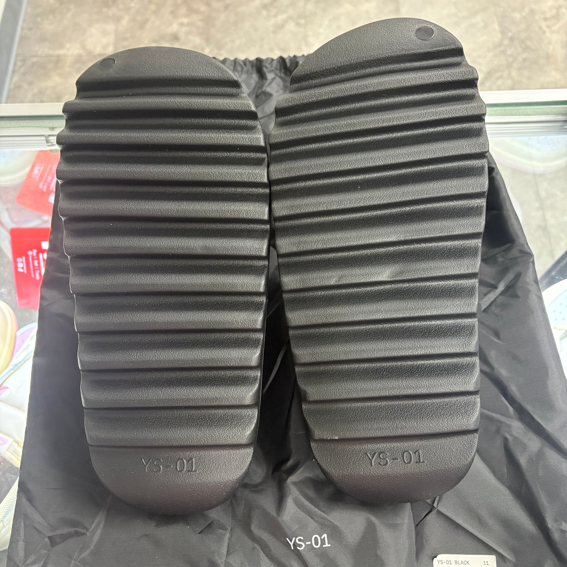 YZY YS-01 Black