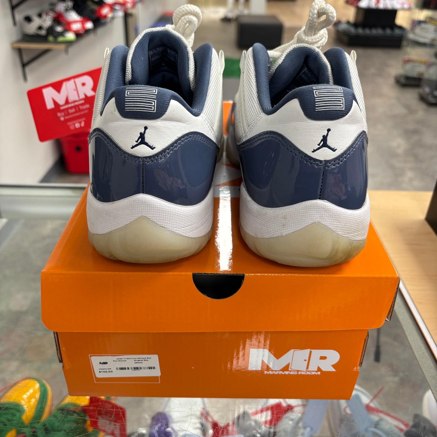 Jordan 11 Retro Low Diffused Blue