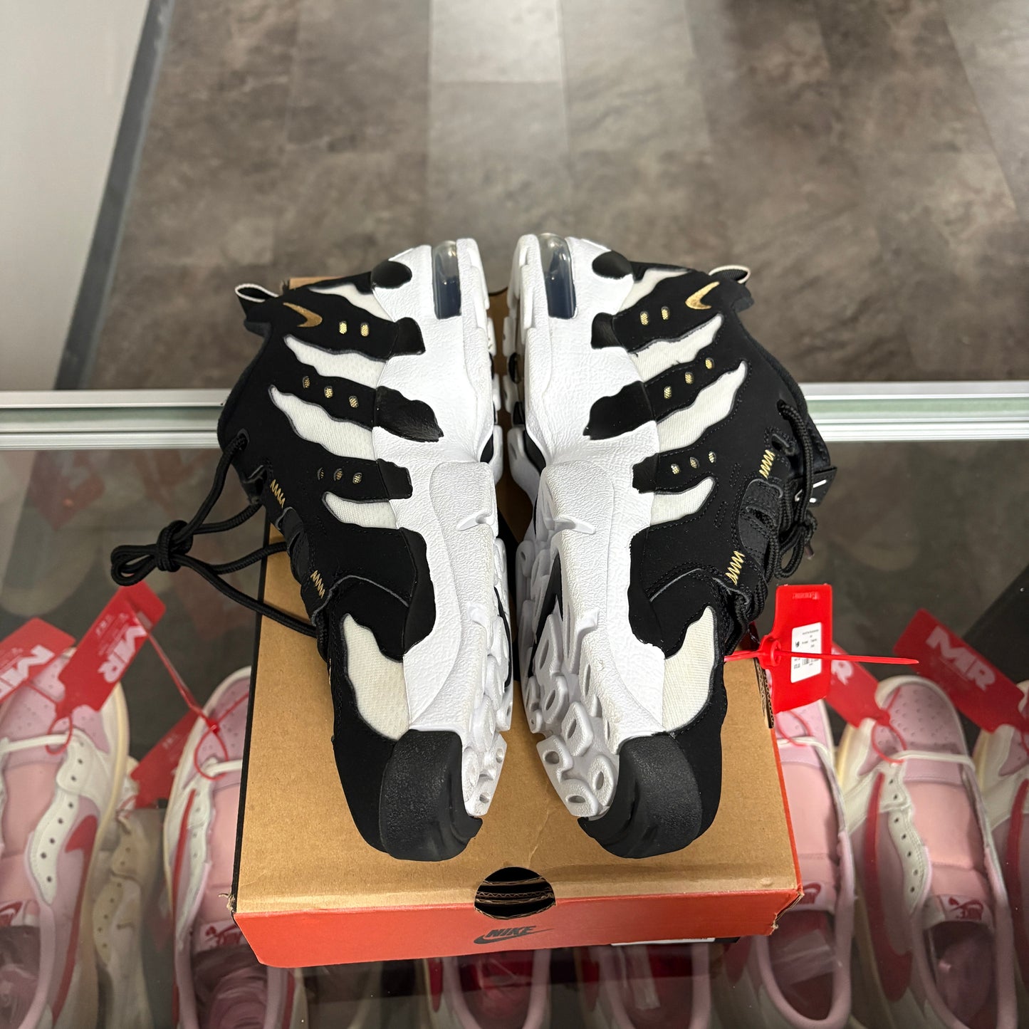 Nike Air DT Max '96 Low Black Metallic Gold