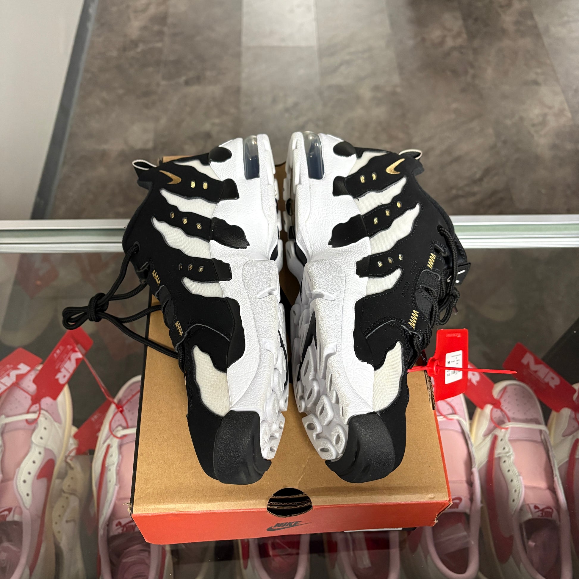 Nike Air DT Max '96 Low Black Metallic Gold