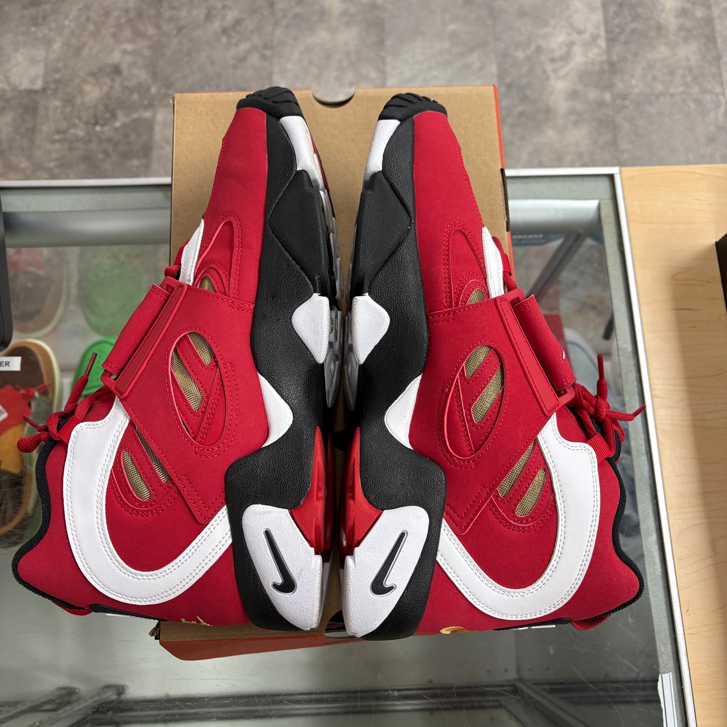 Nike Air Diamond Turf 2 Red Gold (2026)