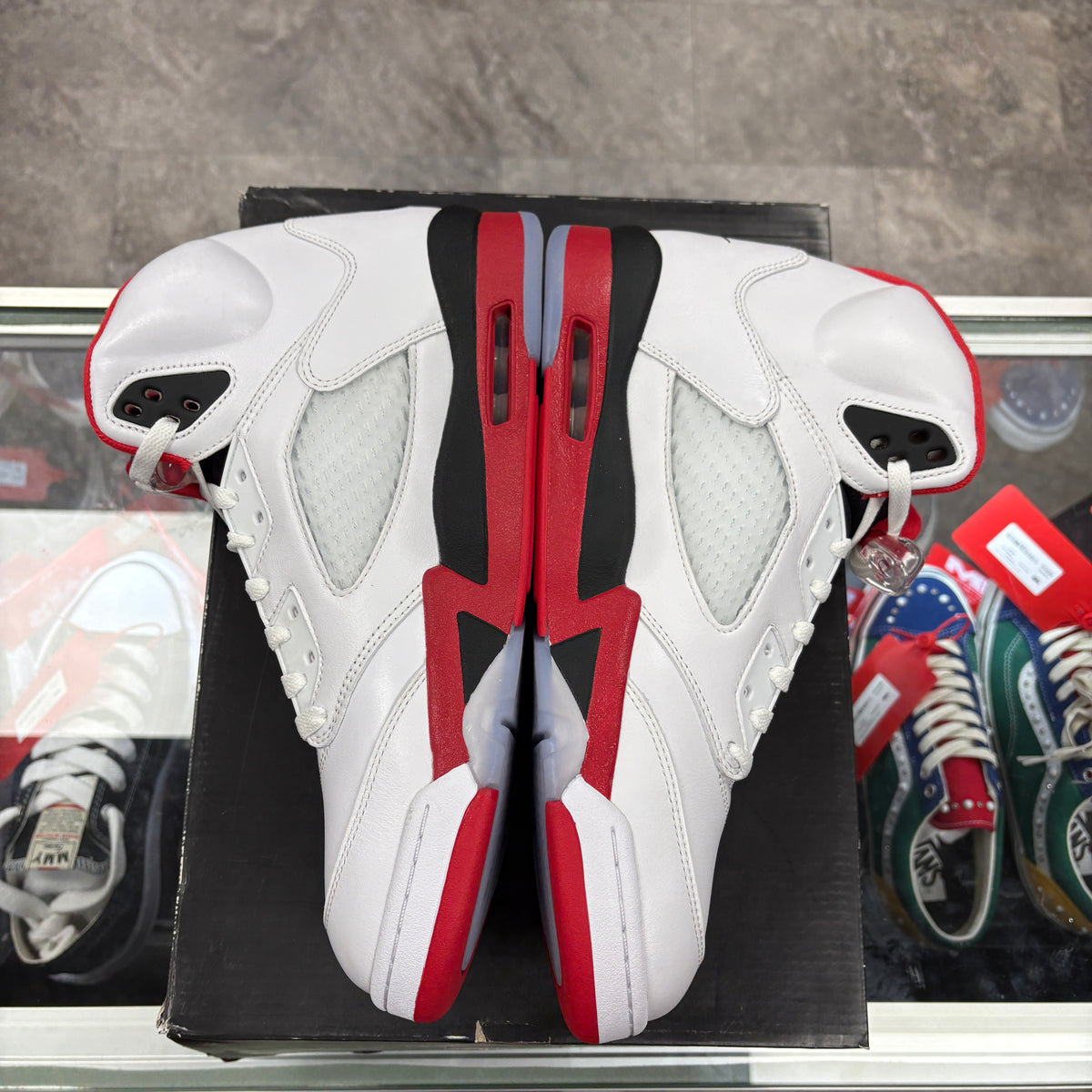 Jordan 5 Retro Fire Red Black Tongue (2025)