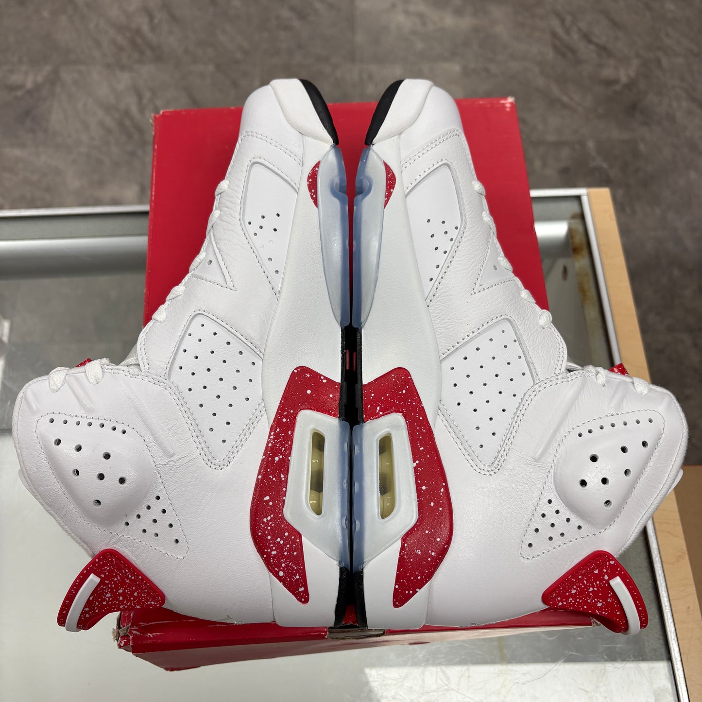 Jordan 6 Retro Red Oreo