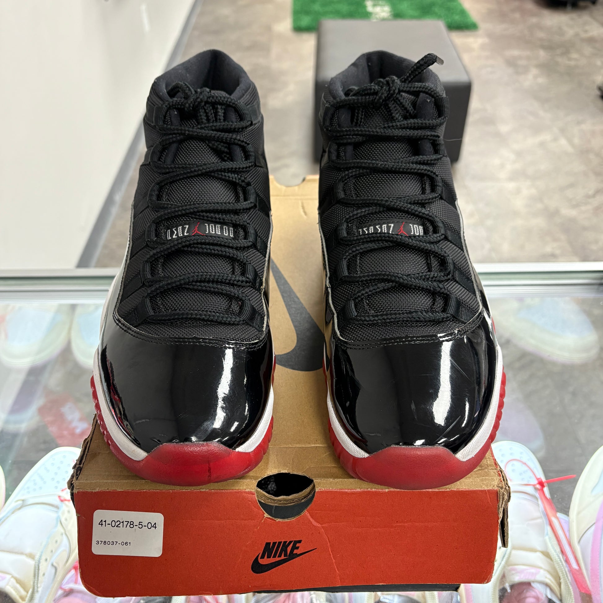 Jordan 11 Retro Playoffs Bred (2019)