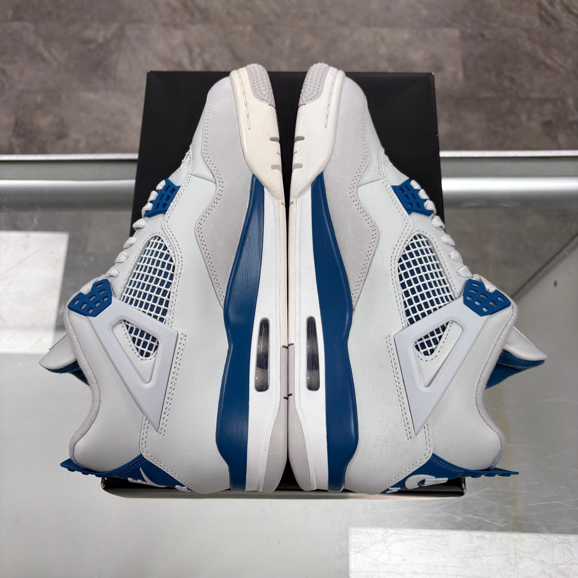Jordan 4 Retro Military Blue (2024)