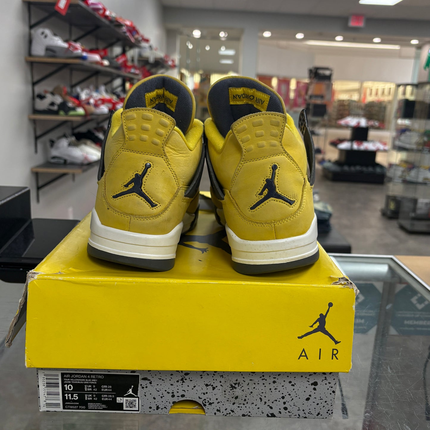 Jordan 4 Retro Lightning (2021)