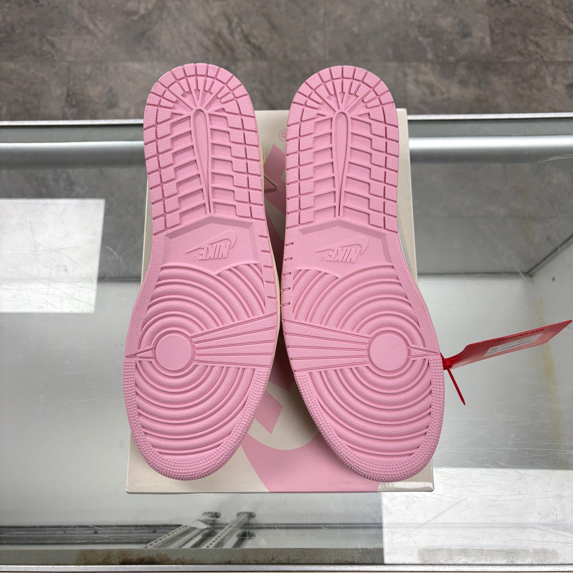 Jordan 1 Retro Low OG SP Travis Scott Shy Pink