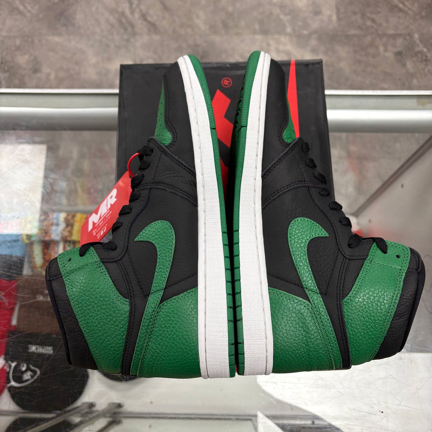 Air Jordan 1 Retro High Pine Green