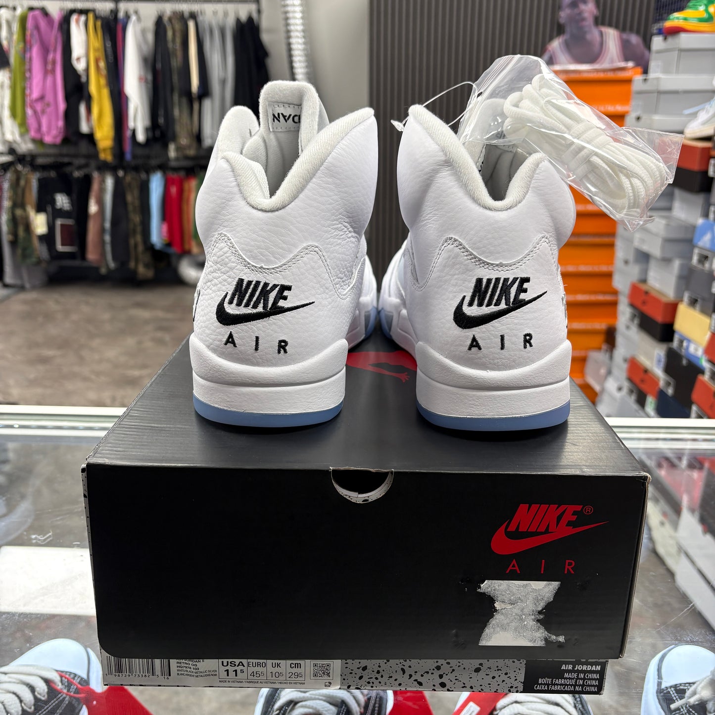 Jordan 5 Retro White Metallic (2026)