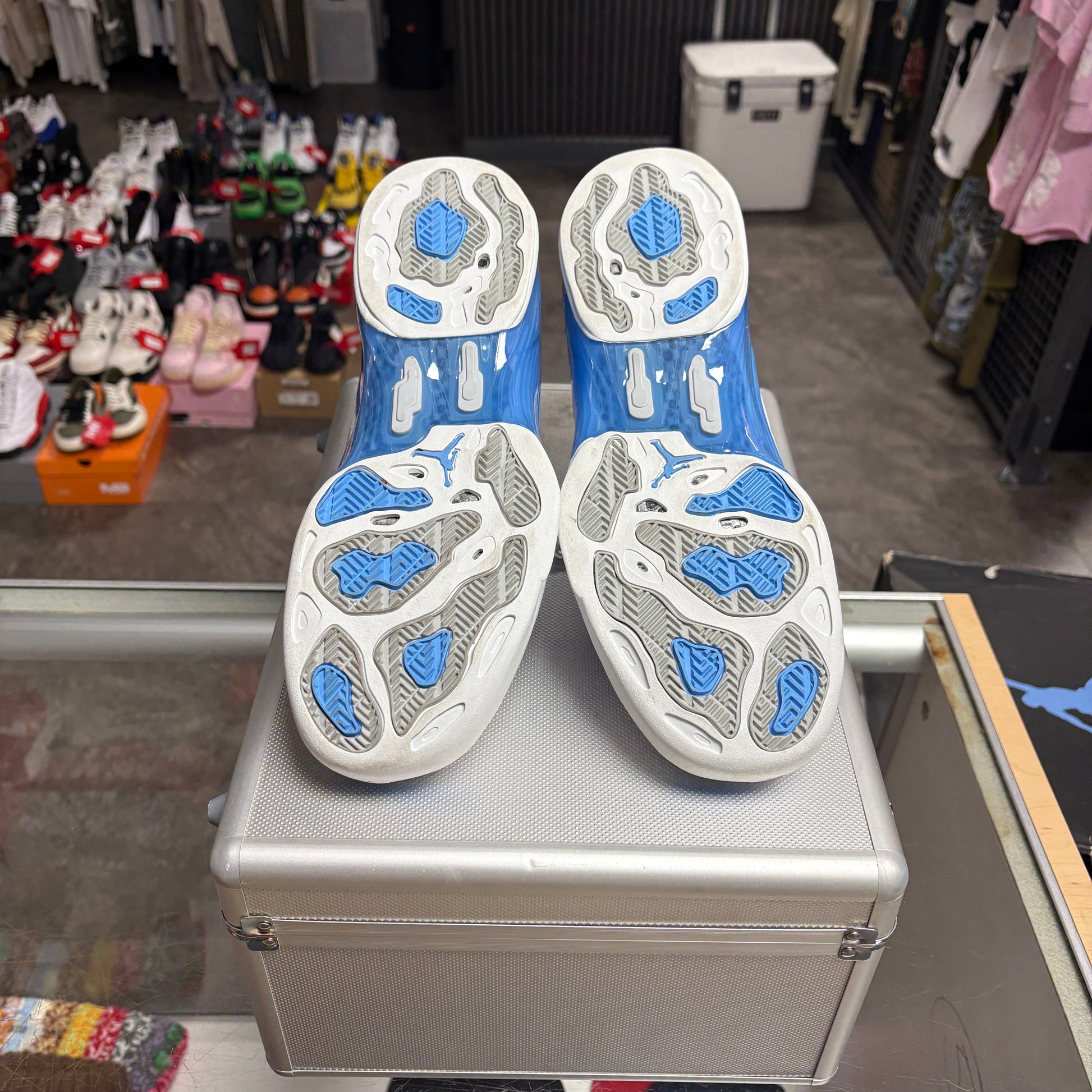 Jordan 17 Retro Low SP University Blue (2024)