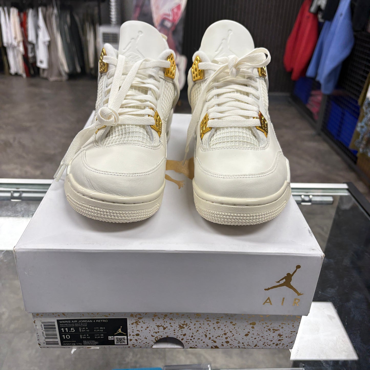 Jordan 4 Retro Metallic Gold (Women's)
