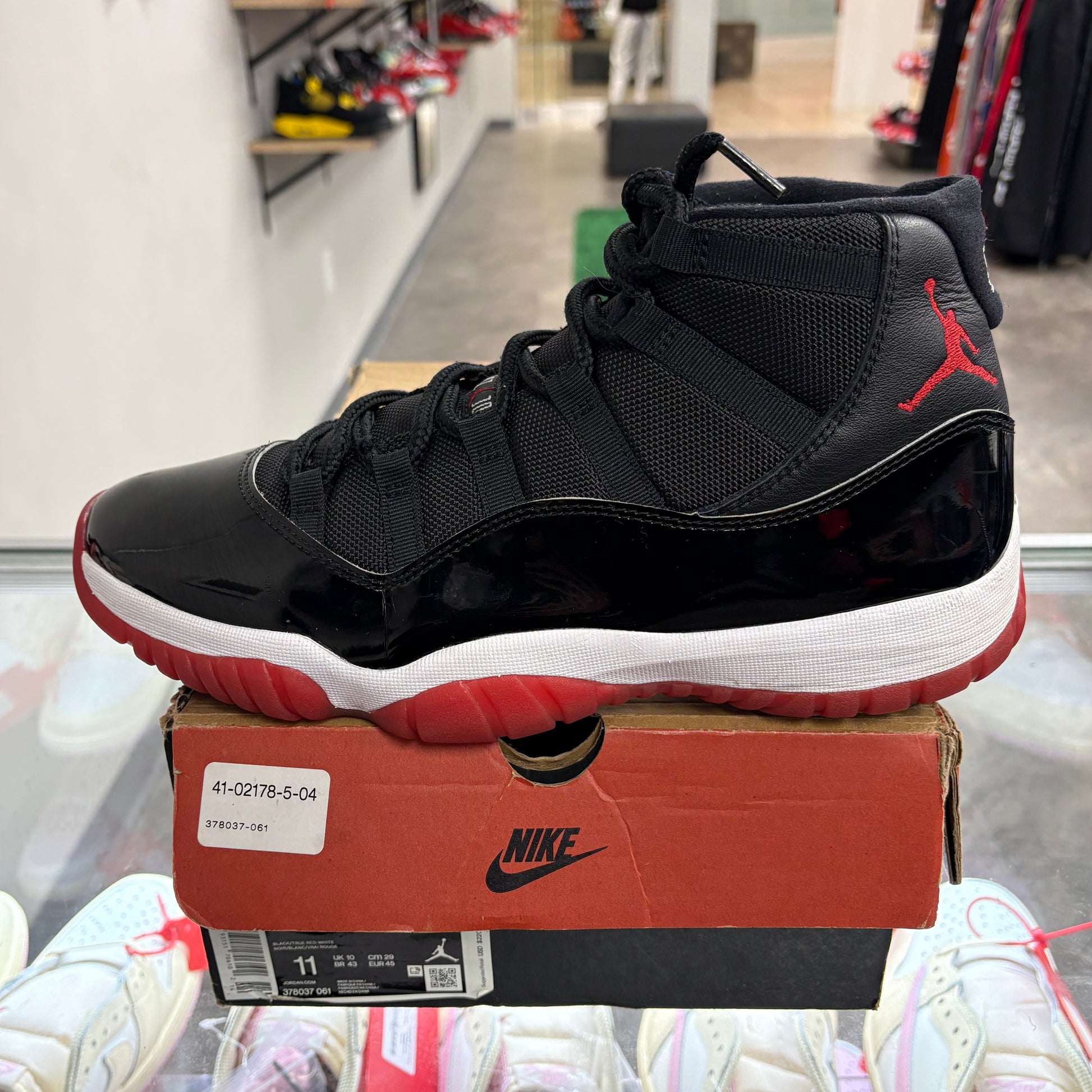 Jordan 11 Retro Playoffs Bred (2019)
