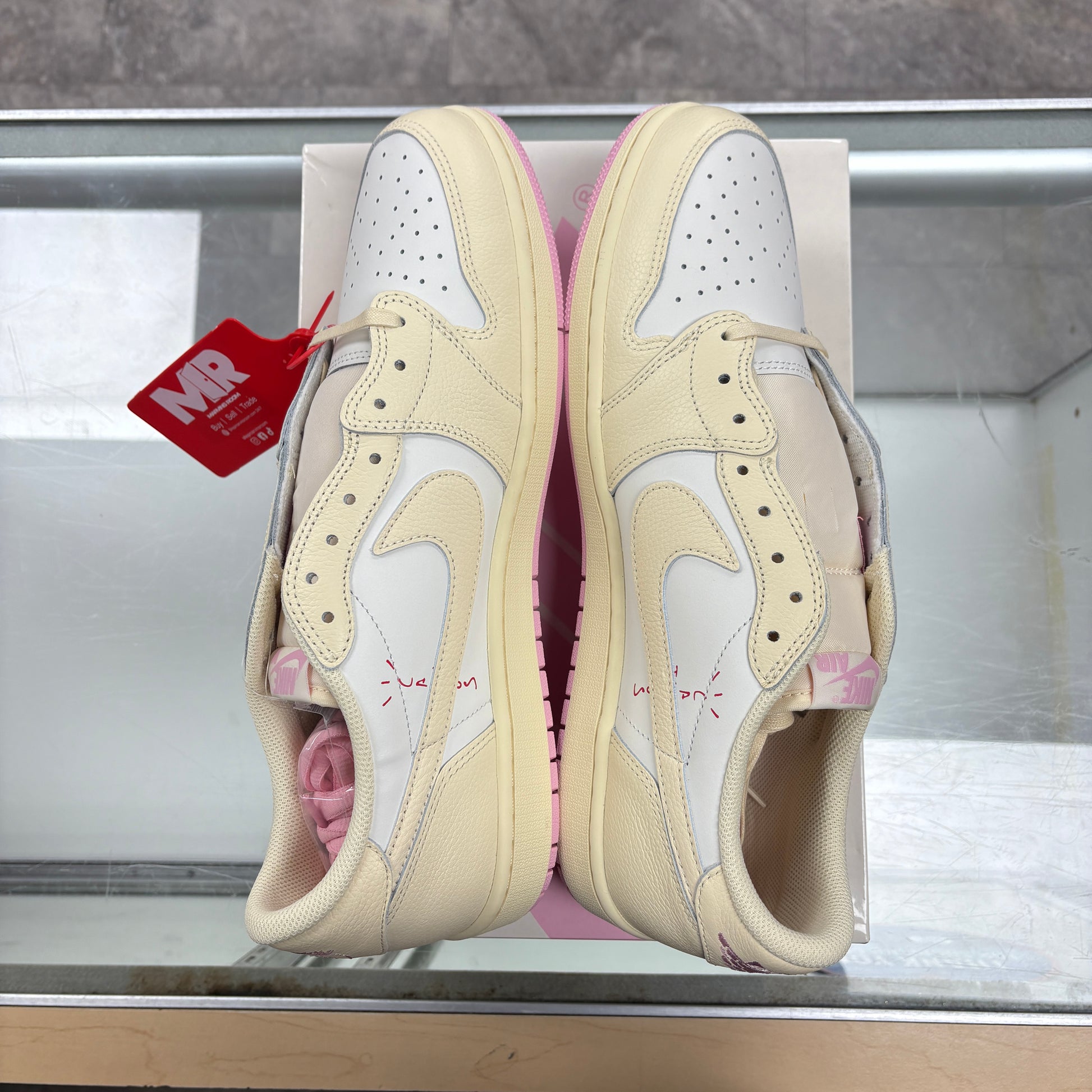 Jordan 1 Retro Low OG SP Travis Scott Shy Pink