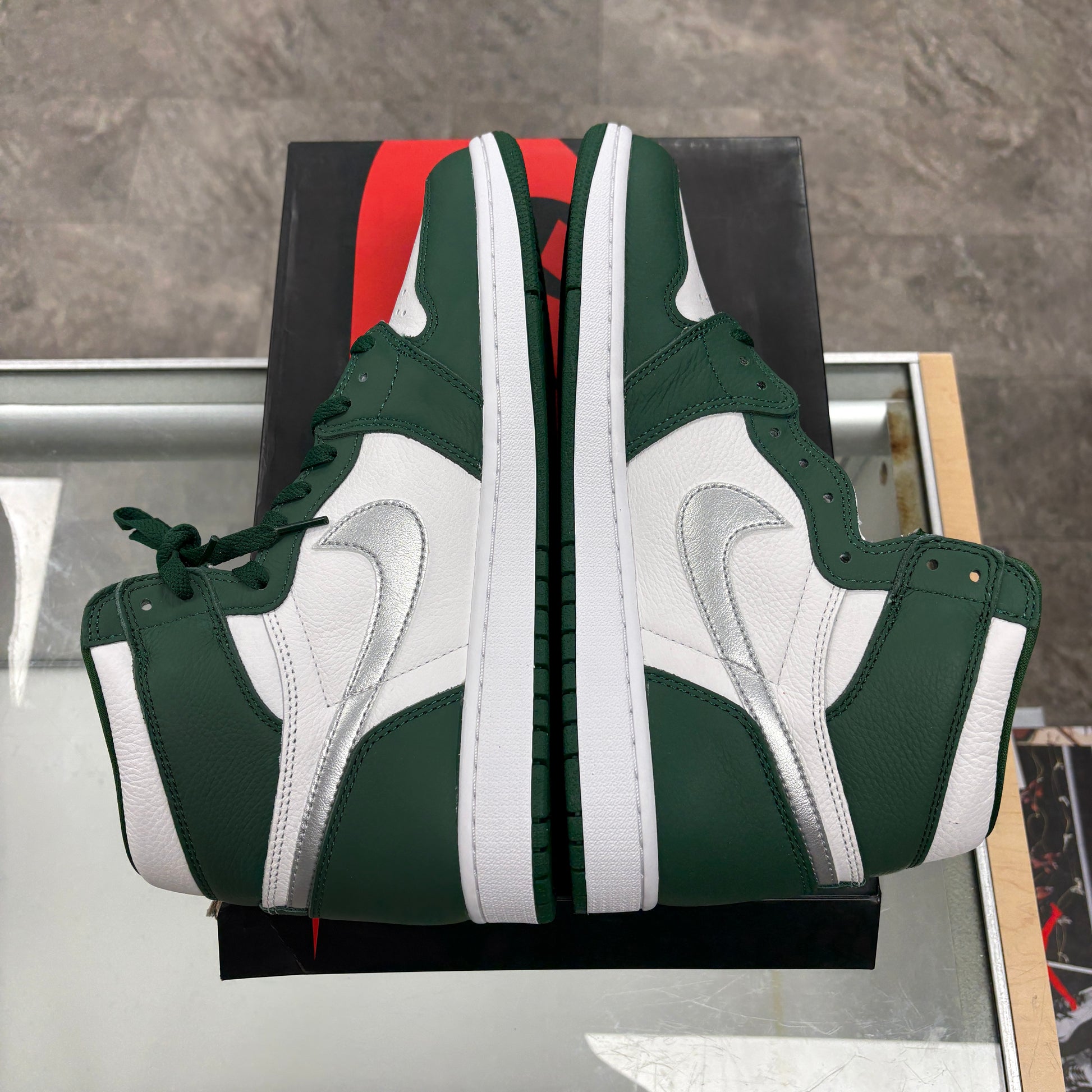 Jordan 1 Retro High OG Gorge Green