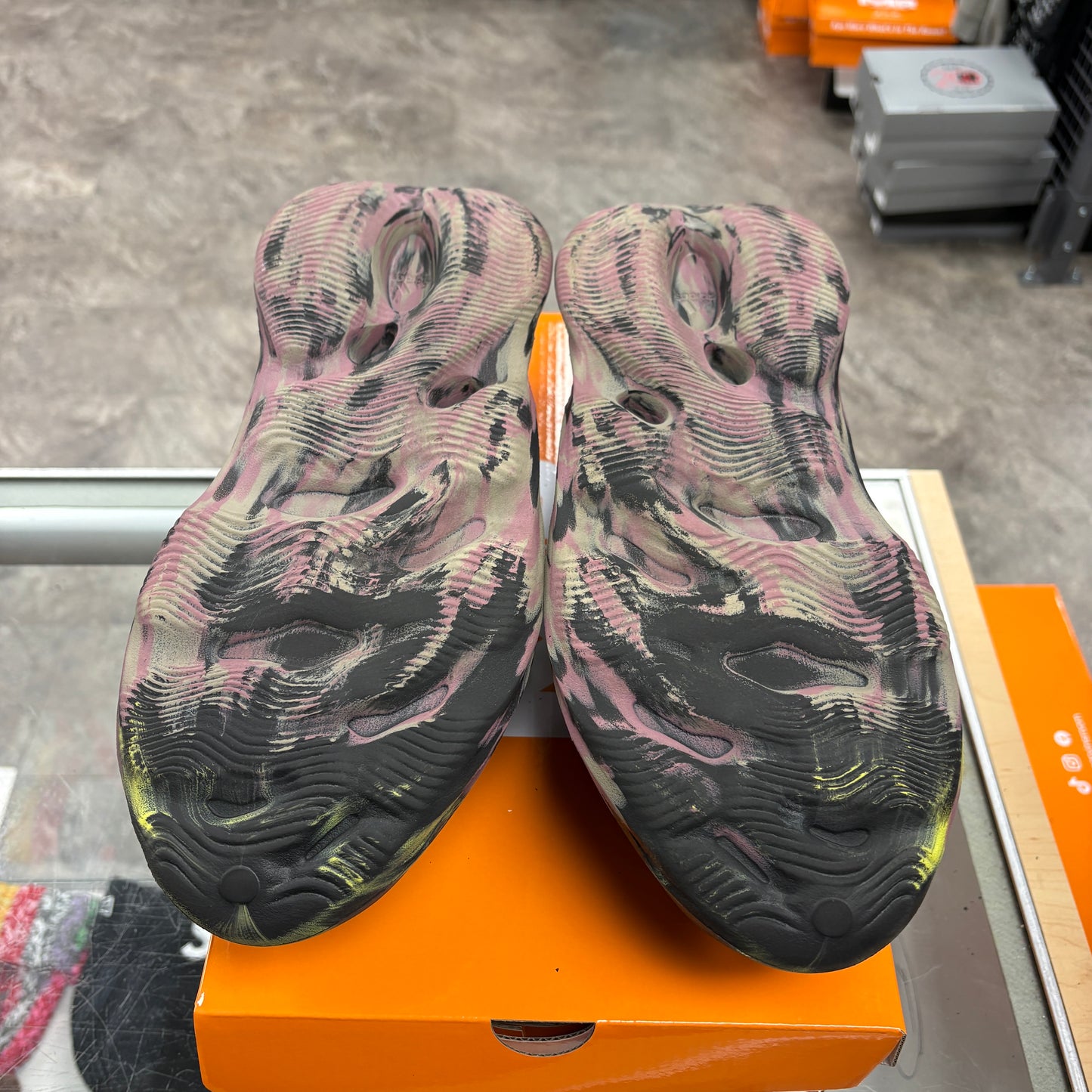 adidas Yeezy Foam RNR MX Carbon