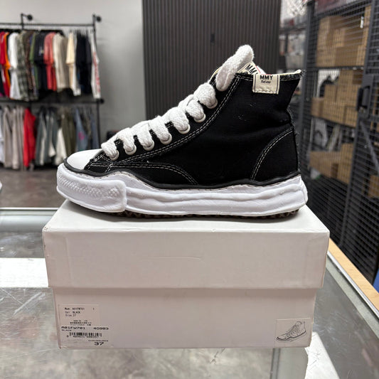 Maison Mihara Yasuhiro Canvas High (5)