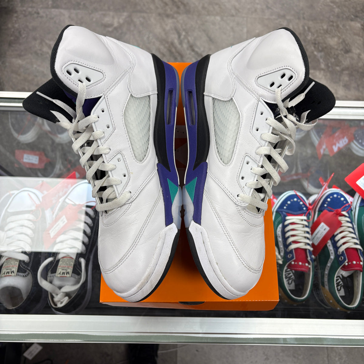 Jordan 5 Retro Grape (2025)