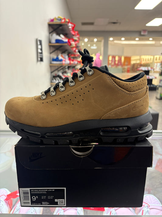 Nike Air Max Goadome Low Taupe
