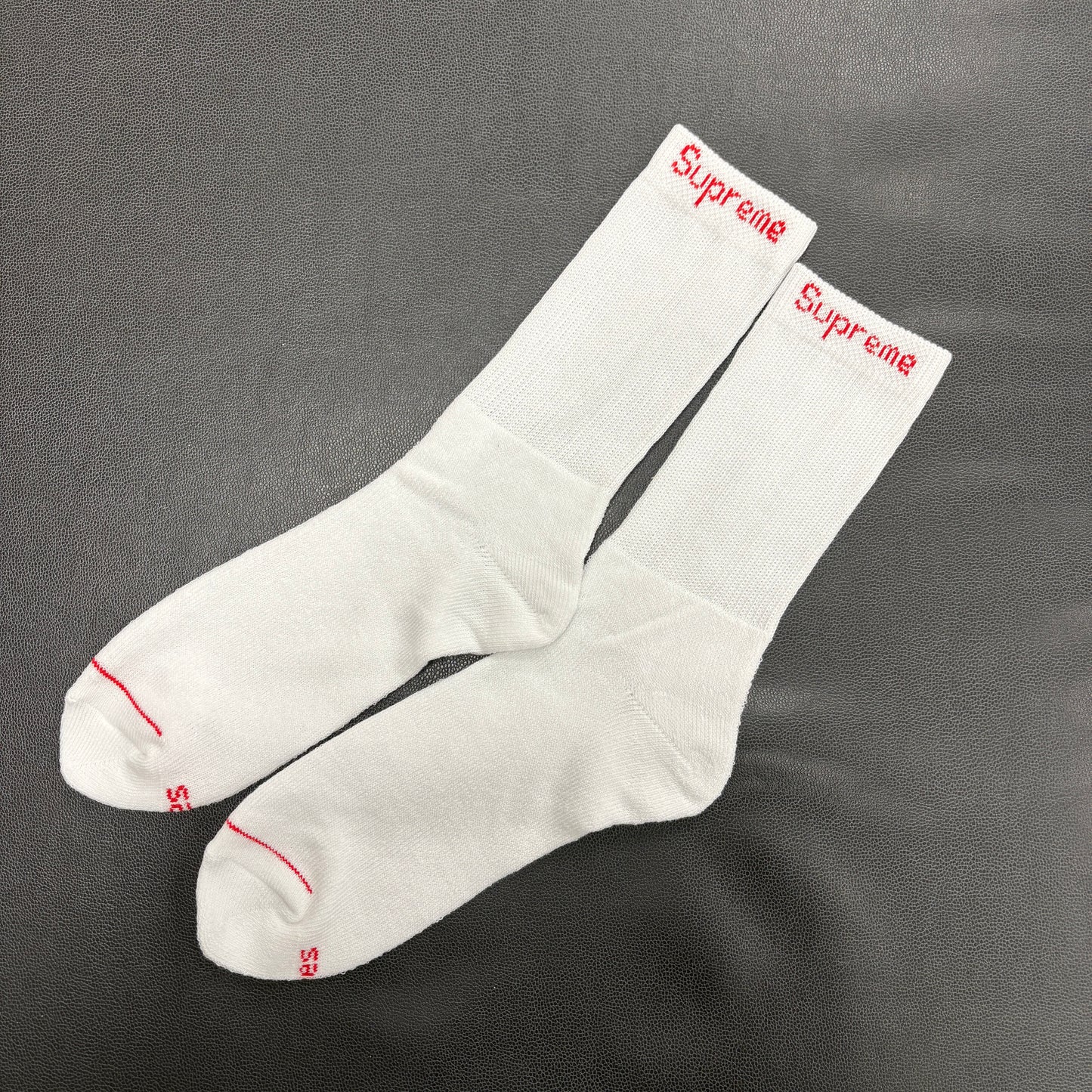 Supreme Socks White (Single Pair)