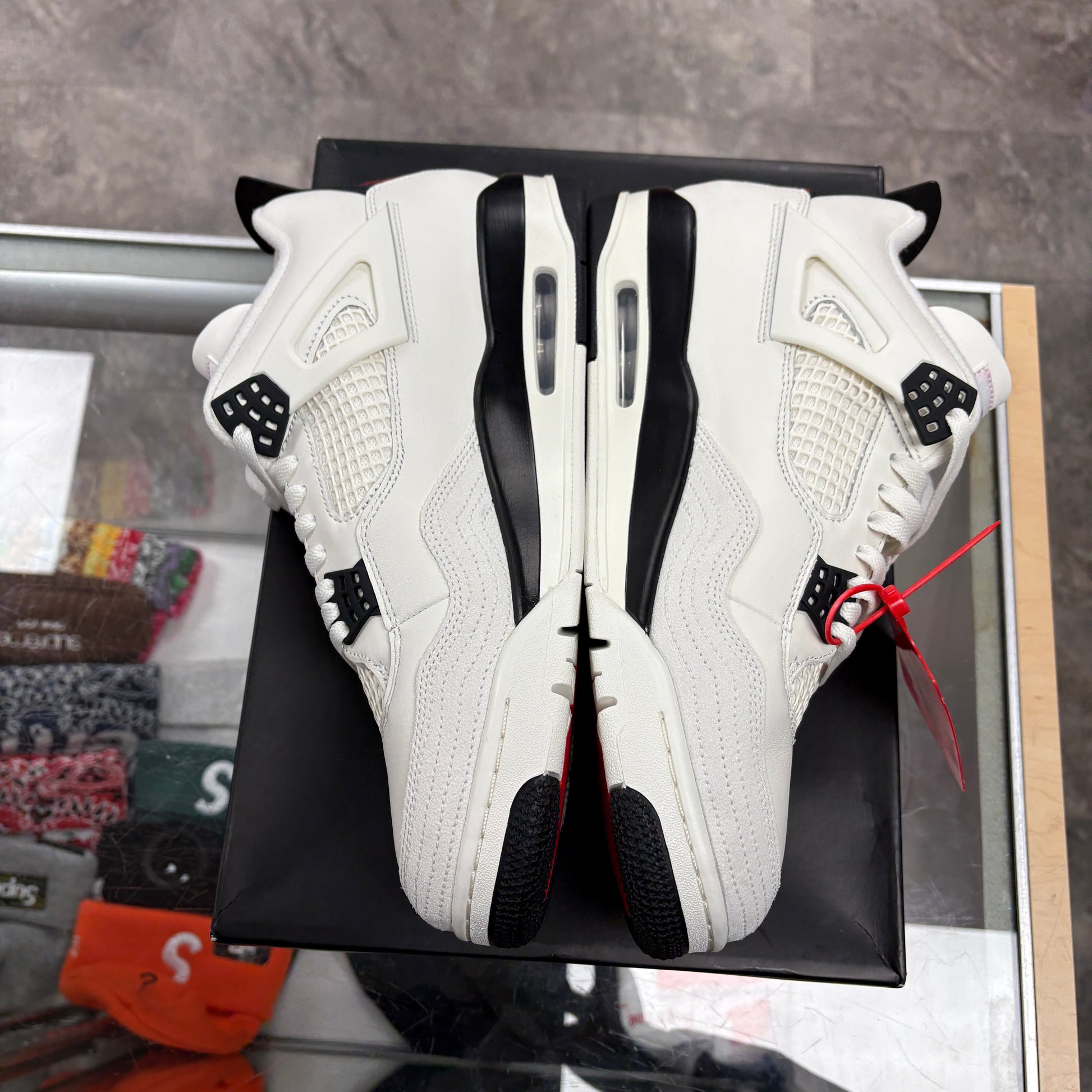 Jordan 4 Retro OG Flight Club