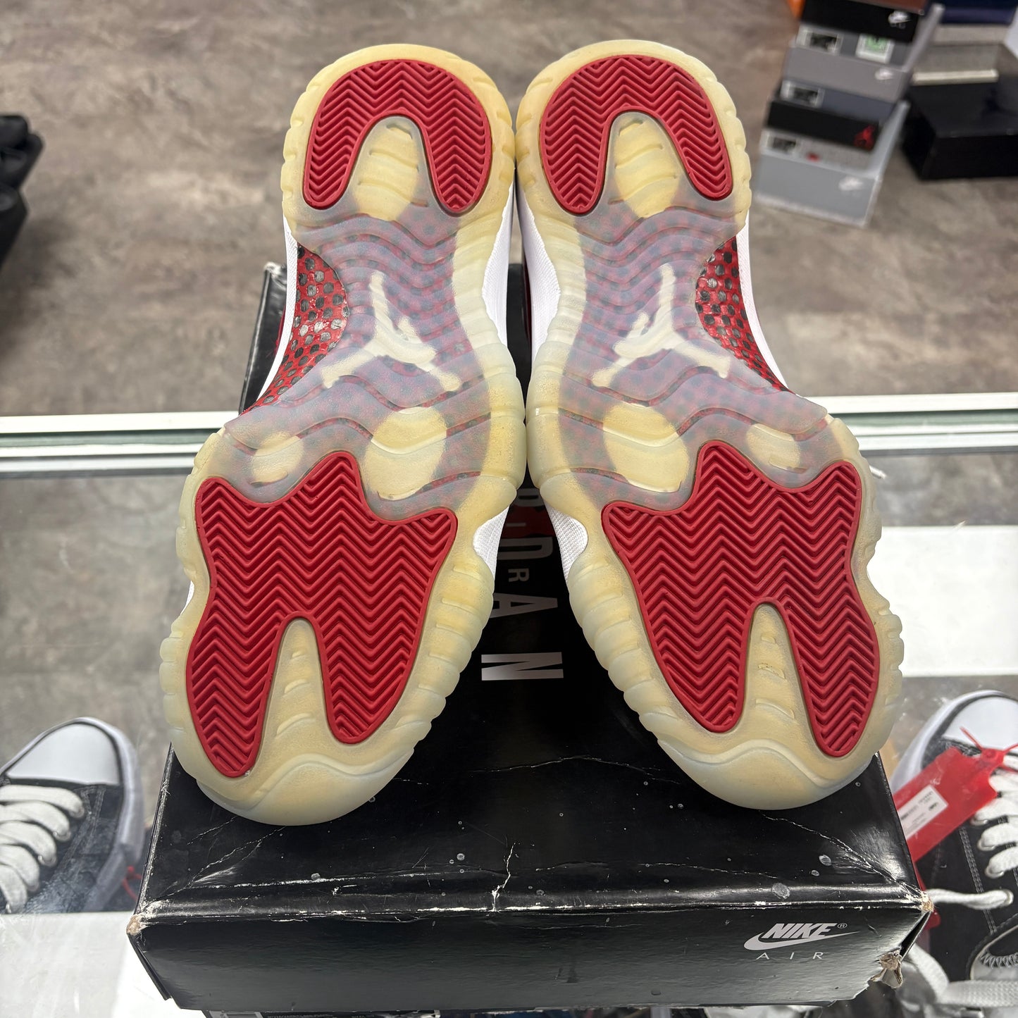 Jordan 11 Retro Cherry (2022)