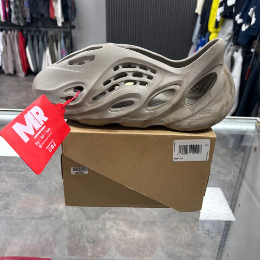 Adidas Yeezy Foam RNNR Stone Sage